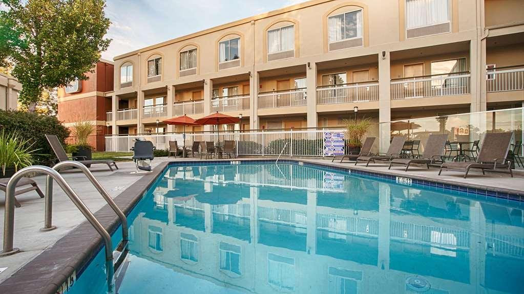 Best Western Plus Rancho Cordova Inn Удобства фото