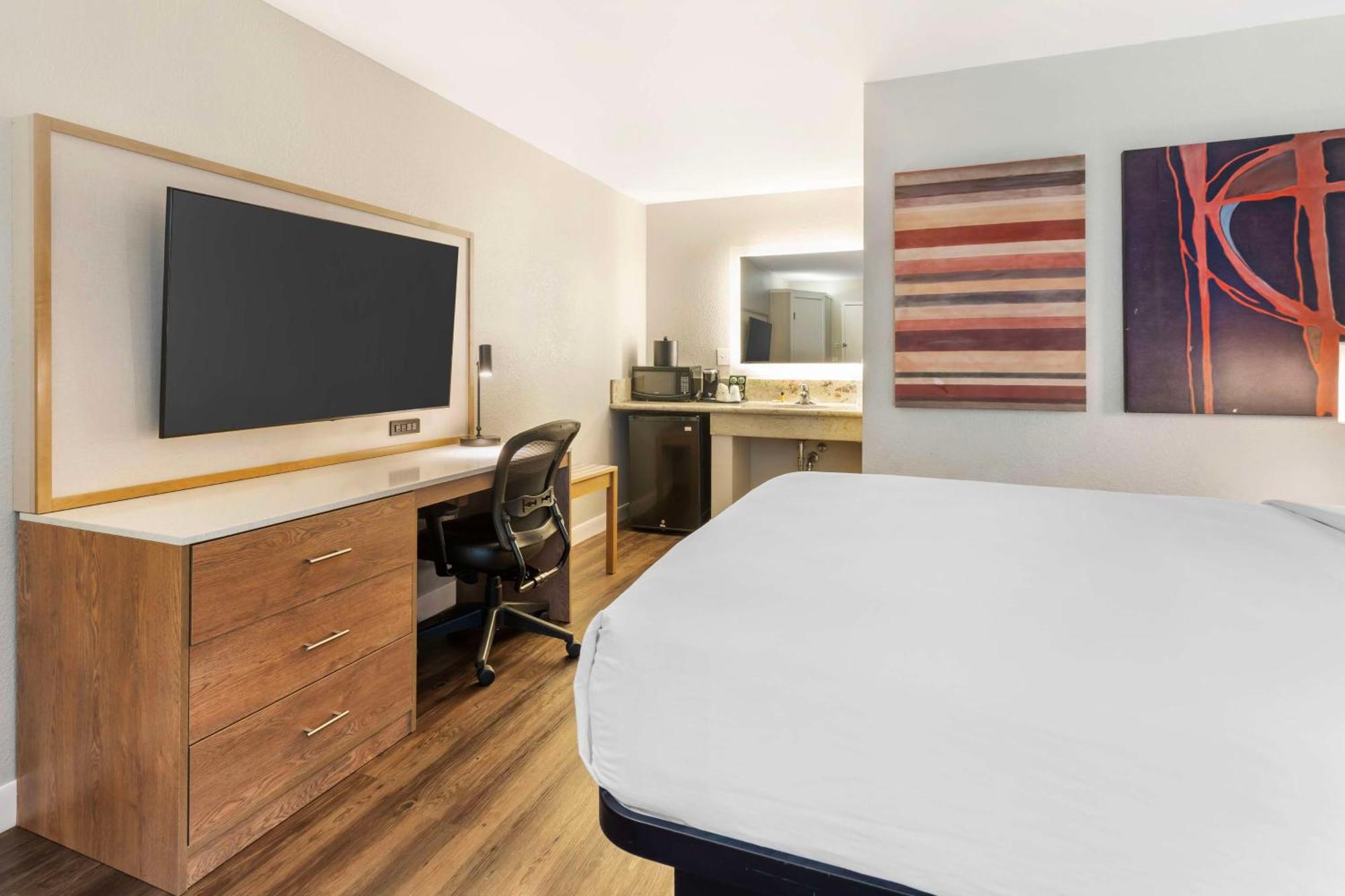 Best Western Plus Rancho Cordova Inn Экстерьер фото