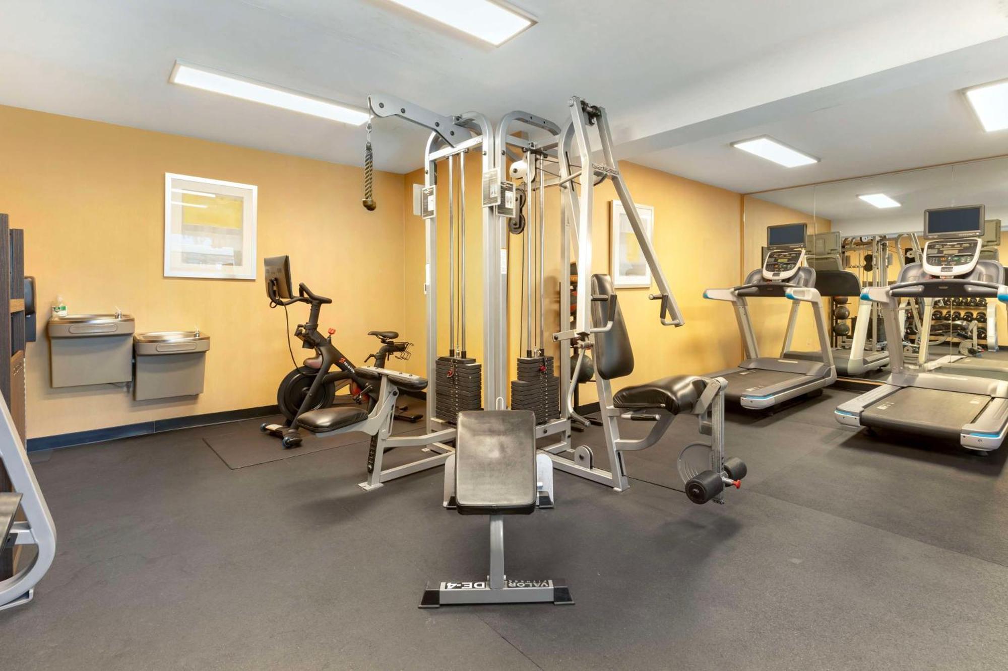 Best Western Plus Rancho Cordova Inn Экстерьер фото