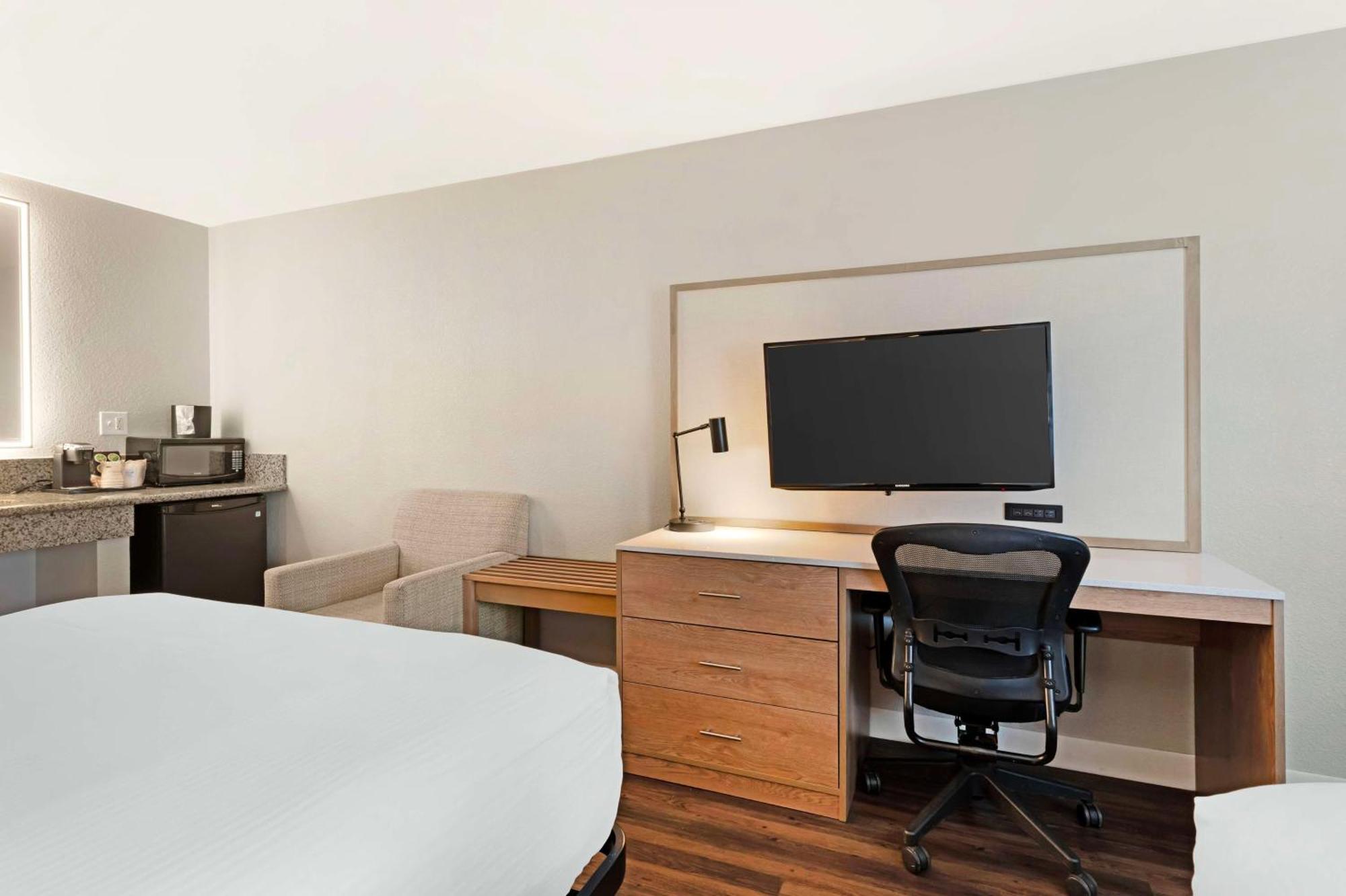 Best Western Plus Rancho Cordova Inn Экстерьер фото