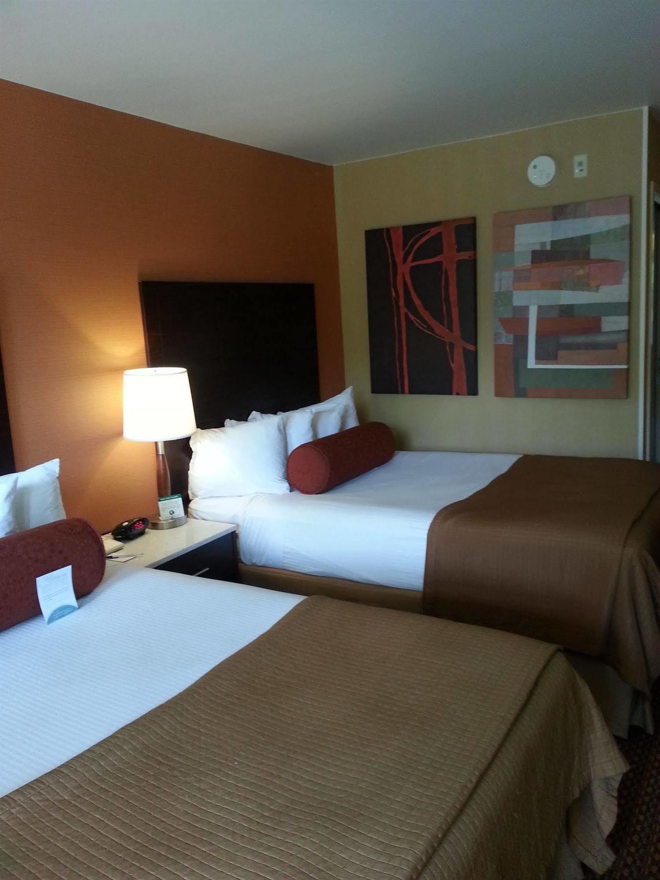 Best Western Plus Rancho Cordova Inn Экстерьер фото