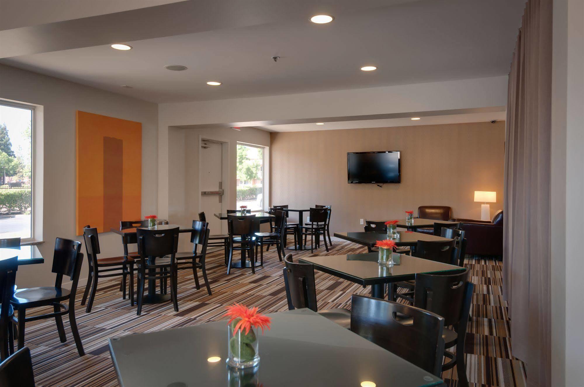 Best Western Plus Rancho Cordova Inn Экстерьер фото